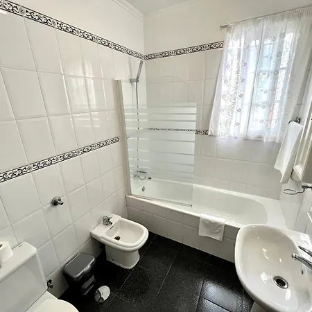 Villa 4-bed Beautiful W View&private Parking Funchal (Madeira)