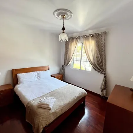 4-bed Beautiful W View&private Parking Funchal (Madeira)