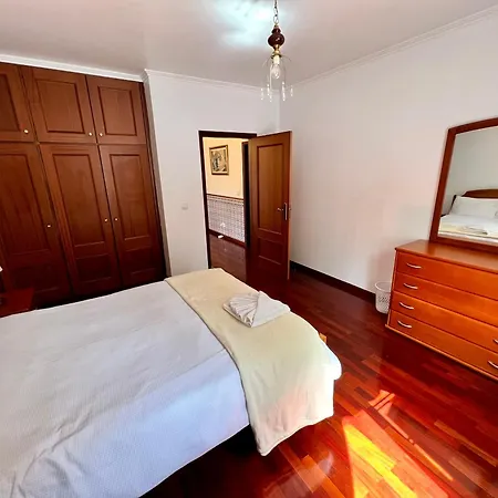 4-bed Beautiful W View&private Parking Funchal (Madeira)